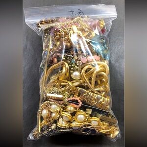 2 LB LUXE Jewelry Lot 💎 Vintage Mod Luxury Bling~ Gold Silver Pearl Rhinestone